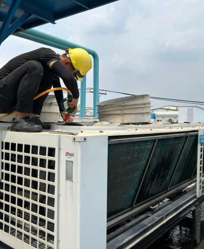 Dịch Vụ Bảo Trì Vệ Sinh Máy Lạnh Công Nghiệp Tại Quận Phú Nhuận, Tp HCM – Làm Sạch Tận Tâm, Giá Tốt