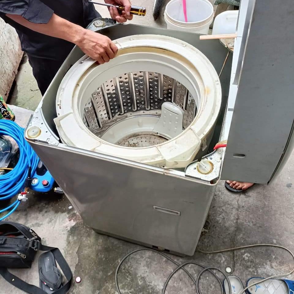happy customer with technician