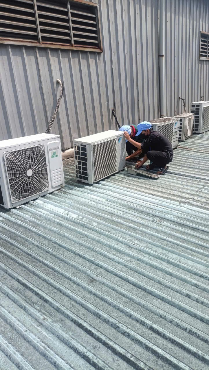 air conditioning service truck