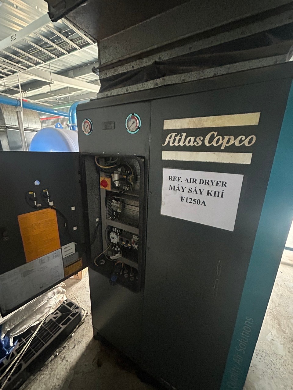 air compressor repair technician