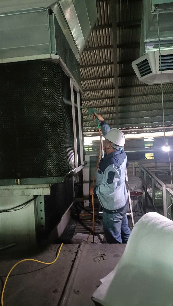 industrial air conditioner maintenance