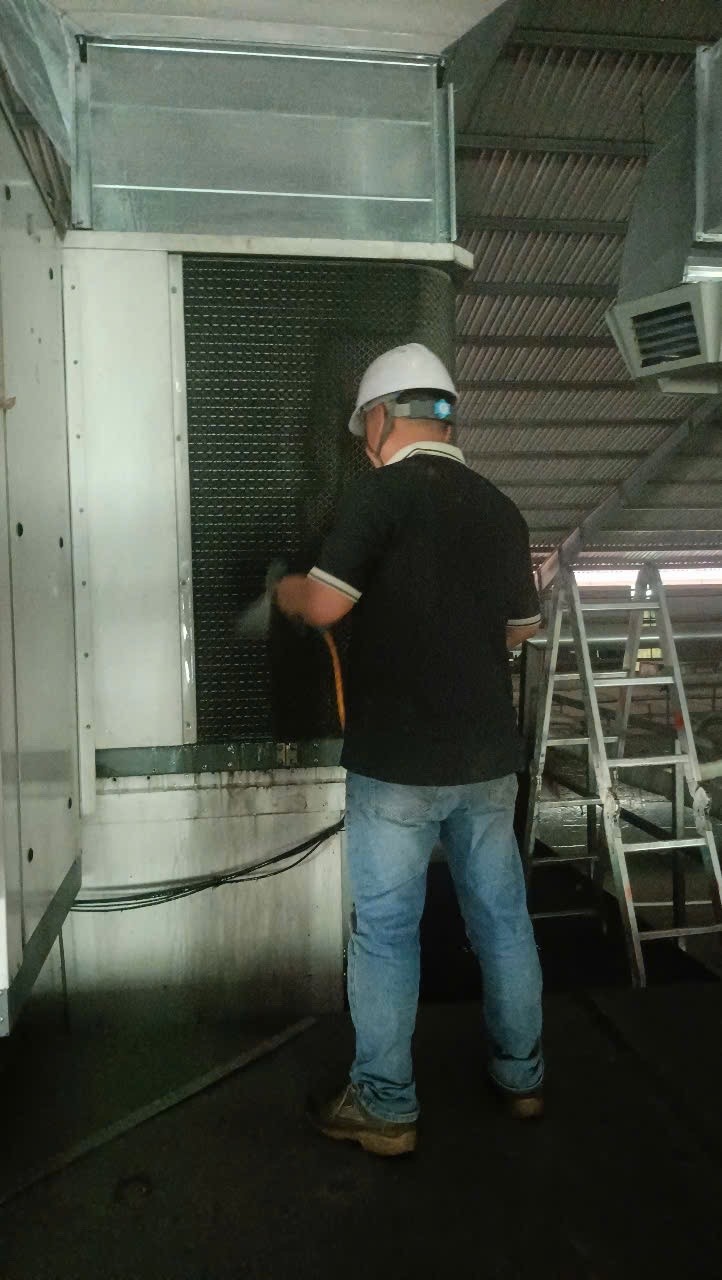 gợi ý từ khoá: air conditioner maintenance equipment